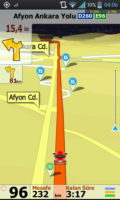 Navigasyonumuzu arabada da test ettiğimizden hızı normalden 5-8 km daha düşük gösterdiğini ekleyelim. Hızımız 96’yı gösteriyor ama sanırız 100 var.